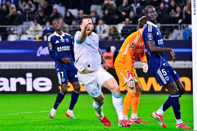 FOOTBALL : Paris FC vs Marseille - Ligue 1 - 31 01 2026 Pierre Emile Hojbjerg ( 23 - Olympique Marseille ) celebrates during the Ligue 1 match between Paris FC and Olympique de Marseille at Stade Jean Bouin on January 31, 2026 in Paris, France. ( Photo by Federico Pestellini PsnewZ ) - ParisFrance  Copyright: xFedericoxPestellinix