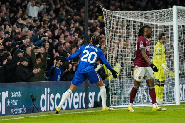 Chelsea v West Ham United, Premier League Joao Pedro of Chelsea celebrating his goal to make it 1-2 during the Chelsea v West Ham United Premier League match at Stamford Bridge, London, England on 31 January 2026 Credit: Dylan Hepworth Every Second Media Editorial use only. All images are copyright Every Second Media Limited. No images may be reproduced without prior permission. All rights reserved. Premier League and Football League images are subject to licensing agreements with Football DataCo Limited. see https: www.football-dataco.com Copyright: xIMAGO EveryxSecondxMediax ESM-1782-0055 DylanxHepworthx xEveryxSecondxMediax