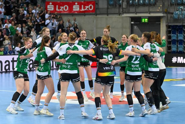 Jubel beim VfL Oldenburg nach dem Sieg ueber den SV Union Halle-Neustadt VfL Oldenburg vs. SV Union Halle-Neustadt, ALSCO Handball Bundesliga Frauen, 15. Spieltag, Saison 2025 2026, 31.01.2026, VfL Oldenburg vs. SV Union Halle-Neustadt, ALSCO Handball Bundesliga Frauen, 15. Spieltag, Saison 2025 2026, 31.01.2026 Oldenburg Copyright: xEibner-Pressefoto RobertxGertzenx EP_RGN