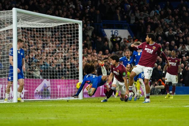 Chelsea v West Ham United, Premier League Marc Cucurella of Chelsea scoring his goal to make it 2-2 during the Chelsea v West Ham United Premier League match at Stamford Bridge, London, England on 31 January 2026 Credit: Dylan Hepworth Every Second Media Editorial use only. All images are copyright Every Second Media Limited. No images may be reproduced without prior permission. All rights reserved. Premier League and Football League images are subject to licensing agreements with Football DataCo Limited. see https: www.football-dataco.com Copyright: xIMAGO EveryxSecondxMediax ESM-1782-0071 DylanxHepworthx xEveryxSecondxMediax