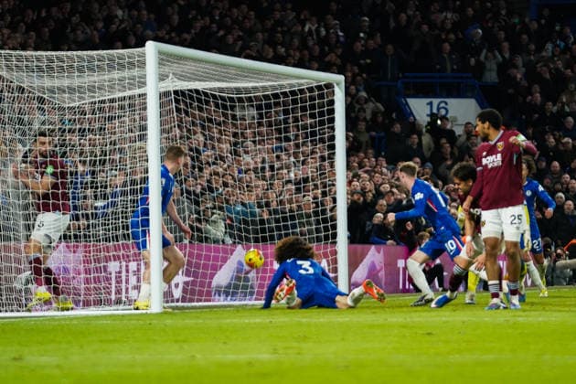 Chelsea v West Ham United, Premier League Marc Cucurella of Chelsea scoring his goal to make it 2-2 during the Chelsea v West Ham United Premier League match at Stamford Bridge, London, England on 31 January 2026 Credit: Dylan Hepworth Every Second Media Editorial use only. All images are copyright Every Second Media Limited. No images may be reproduced without prior permission. All rights reserved. Premier League and Football League images are subject to licensing agreements with Football DataCo Limited. see https: www.football-dataco.com Copyright: xIMAGO EveryxSecondxMediax ESM-1782-0073 DylanxHepworthx xEveryxSecondxMediax