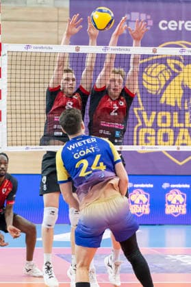 1.Volleyball Bundesliga -Saison 2025 2026 Cerebricks Volley Goats Mitteldeutschland vs.Barock Volleys MTV Ludwigsburg Halle, Deutschland 31. Januar 2026: Im Bild:v.li.Tomi Saarinen (Ludwigsburg), Clay Wieter (Bitterfeld) und Philipp Herrmann (Ludwigsburg) Halle Saale swh.Arena Sachsen-Anhalt Deutschland