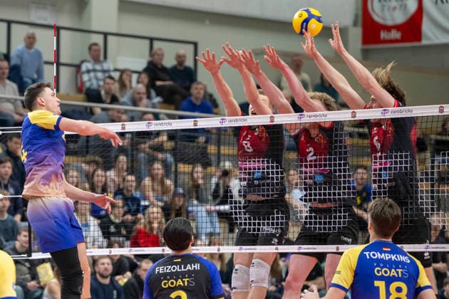 1.Volleyball Bundesliga -Saison 2025 2026 Cerebricks Volley Goats Mitteldeutschland vs.Barock Volleys MTV Ludwigsburg Halle, Deutschland 31. Januar 2026: Im Bild:v.li.Tom Borchert (Bitterfeld), Tomi Saarinen (Ludwigsburg), Philipp Herrmann (Ludwigsburg) und Ben-Simon Bonin (Ludwigsburg) Halle Saale swh.Arena Sachsen-Anhalt Deutschland