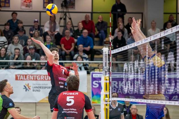1.Volleyball Bundesliga -Saison 2025 2026 Cerebricks Volley Goats Mitteldeutschland vs.Barock Volleys MTV Ludwigsburg Halle, Deutschland 31. Januar 2026: Im Bild:v.li.Tim Köpfli Knoepfli (Ludwigsburg) und Jan Huber (Ludwigsburg) Halle Saale swh.Arena Sachsen-Anhalt Deutschland