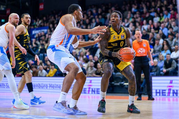 Will, McNair (Center, Science City Jena, 3), Babacar, Sane (Forward, MHP Riesen Ludwigsburg, 0) GER, Science City Jena gegen MHP Riesen Ludwigsburg, easyCredit Basketball Bundesliga, Basketball, 18.Spieltag, Saison 2025 2026, 31.01.2026 GER, Science City Jena gegen MHP Riesen Ludwigsburg, easyCredit Basketball Bundesliga, 18.Spieltag, Saison 2025 2026, 31.01.2026 Jena Copyright: xEibner-Pressefoto MartinxHerbstx EP_MHT