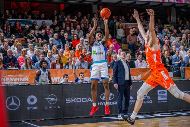 1. Basketball Bundesliga, easyCredit BBL, Saison 2025 2026, Herren, Hauptrunde, 18. Spieltag, 31.01.2026, RASTA Vechta - Frankfurt Skyliners Nahiem Alleyne ( 4 - Frankfurt Skyliners) beim Jumpshot Vechta RASTA Dome Niedersachsen Deutschland