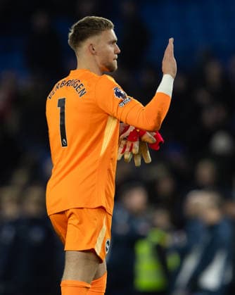 BRIGHTON, ENGLAND - JANUARY 31: Brighton & Hove Albion goalkeeper Bart Verbruggen applauds the fans after the Premier League match between Brighton & Hove Albion and Everton at Amex Stadium on January 31, 2026 in Brighton, England. (Photo by Ben Peters) SPO  Copyright: xBenxPeters