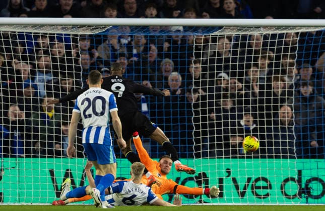 BRIGHTON, ENGLAND - JANUARY 31: Beto of Everton scores his sides first goal during the Premier League match between Brighton & Hove Albion and Everton at Amex Stadium on January 31, 2026 in Brighton, England. (Photo by Ben Peters) SPO  Copyright: xBenxPeters