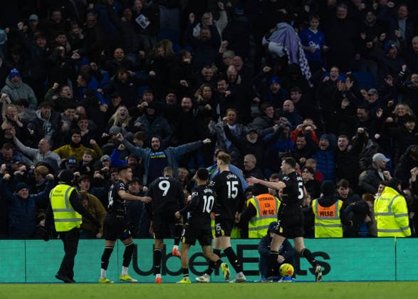 BRIGHTON, ENGLAND - JANUARY 31: Beto of Everton celebrates with his team-mates after scoring his sides first goal during the Premier League match between Brighton & Hove Albion and Everton at Amex Stadium on January 31, 2026 in Brighton, England. (Photo by Ben Peters) SPO  Copyright: xBenxPeters