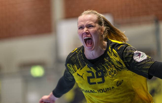 GER, Dortmund, Borussia Dortmund vs HSG Bensheim Auerbach Flames, Alsco Handball Bundesliga Frauen, Handball, DHB, Spielzeit 2025 2026, Sporthalle Wellinghofen, 15. Spieltag im Bild: Emma Olsson (Borussia Dortmund 29d), Jubel, Freude und Emotionen nach dem Tor gegen HSG Bensheim Auerbach Flames DFB DFL REGULATIONS PROHIBIT ANY USE OF PHOTOGRAPHS AS IMAGE SEQUENCES AND OR QUASI-VIDEO, 31.01.2026 Copyright: HMBxMedia HendrikxHamelau