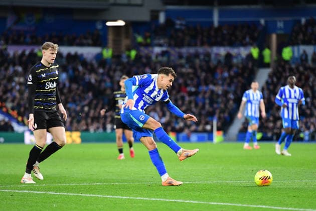 Brighton and Hove Albion v Everton, Premier League Yasin Ayari Midfielder of Brighton and Hove Albion plays the ball during the Premier League match between Brighton and Hove Albion and Everton at the American Express Stadium, Brighton and Hove, UK on 31 January 2026. Brighton and Hove American Express Stadium East Sussex UK Editorial use only DataCo restrictions apply See www.football-dataco.com , Copyright: xJeffxMoodx PSI-23658-0111