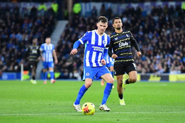 Brighton and Hove Albion v Everton, Premier League Pascal Gross Midfielder of Brighton and Hove Albion and Illiman Ndiaye Forward of Everton FC in action during the Premier League match between Brighton and Hove Albion and Everton at the American Express Stadium, Brighton and Hove, UK on 31 January 2026. Brighton and Hove American Express Stadium East Sussex UK Editorial use only DataCo restrictions apply See www.football-dataco.com , Copyright: xJeffxMoodx PSI-23658-0112