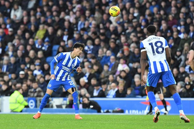 Brighton and Hove Albion v Everton, Premier League Kaoru Mitoma Midfielder of Brighton and Hove Albion heads the ball towards goal during the Premier League match between Brighton and Hove Albion and Everton at the American Express Stadium, Brighton and Hove, UK on 31 January 2026. Brighton and Hove American Express Stadium East Sussex UK Editorial use only DataCo restrictions apply See www.football-dataco.com , Copyright: xJeffxMoodx PSI-23658-0086