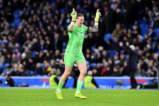 Brighton and Hove Albion v Everton, Premier League Jordan Pickford Goalkeeper of Everton FC gestures to the Brighton fans after Beto Forward of Everton FC scores the equakising goal for his team during the Premier League match between Brighton and Hove Albion and Everton at the American Express Stadium, Brighton and Hove, UK on 31 January 2026. Brighton and Hove American Express Stadium East Sussex UK Editorial use only DataCo restrictions apply See www.football-dataco.com , Copyright: xJeffxMoodx PSI-23658-0098