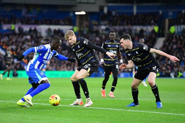 Brighton and Hove Albion v Everton, Premier League Yankuba Minteh Forward of Brighton and Hove Albion and Jarrad Branthwaite Defender of Everton FC in action during the Premier League match between Brighton and Hove Albion and Everton at the American Express Stadium, Brighton and Hove, UK on 31 January 2026. Brighton and Hove American Express Stadium East Sussex UK Editorial use only DataCo restrictions apply See www.football-dataco.com , Copyright: xJeffxMoodx PSI-23658-0107