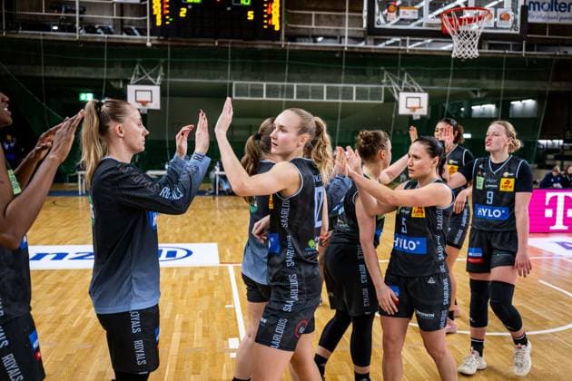 Basketball Berlin 31.01.2026 Saison 2025 2026 DBBL 1. Bundesliga Alba Berlin - Saarlouis Royals Jubel Saarlouis nach dem Sieg