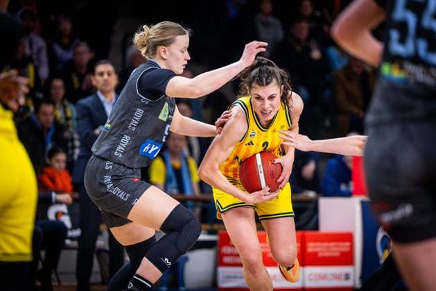 Basketball Berlin 31.01.2026 Saison 2025 2026 DBBL 1. Bundesliga Alba Berlin - Saarlouis Royals Theresa Simon (Alba, No.03) Emma Eichmeyer (Saarlouis, No.09)