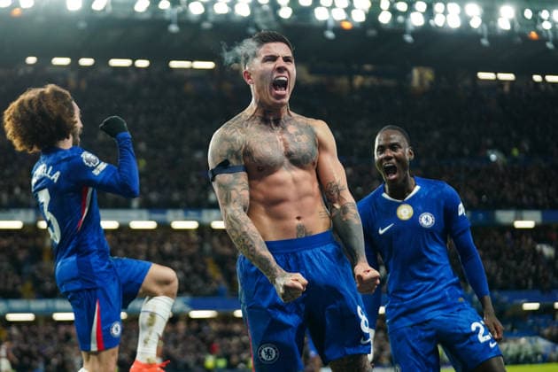 Chelsea v West Ham United, Premier League Enzo Fernandez of Chelsea celebrating his goal to make it 3-2 during the Chelsea v West Ham United Premier League match at Stamford Bridge, London, England on 31 January 2026 Credit: Dylan Hepworth Every Second Media Editorial use only. All images are copyright Every Second Media Limited. No images may be reproduced without prior permission. All rights reserved. Premier League and Football League images are subject to licensing agreements with Football DataCo Limited. see https: www.football-dataco.com Copyright: xIMAGO EveryxSecondxMediax ESM-1782-0082 DylanxHepworthx xEveryxSecondxMediax