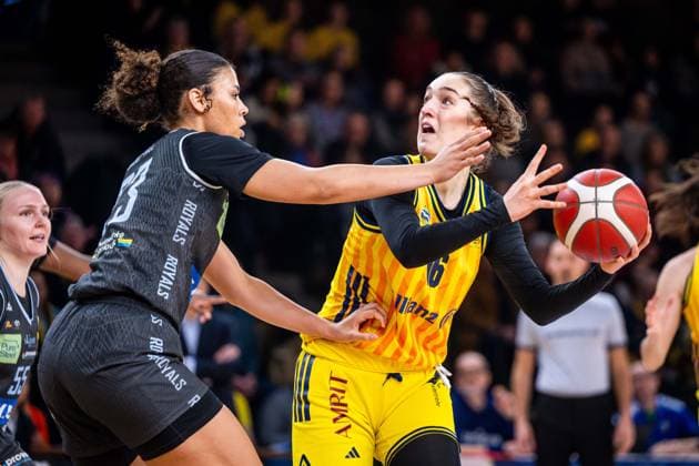 Basketball Berlin 31.01.2026 Saison 2025 2026 DBBL 1. Bundesliga Alba Berlin - Saarlouis Royals Lilli Schultze (Alba, No.16) Brynn Shoup-Hill (Saarlouis, No.23)