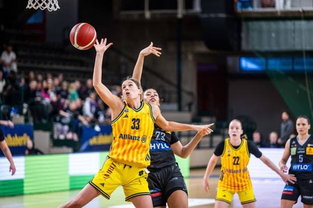 Basketball Berlin 31.01.2026 Saison 2025 2026 DBBL 1. Bundesliga Alba Berlin - Saarlouis Royals Emily Kiser (Alba, No.33) Brynn Shoup-Hill (Saarlouis, No.23)