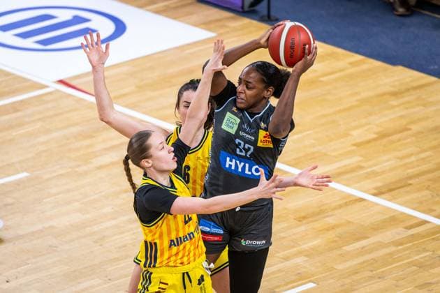Basketball Berlin 31.01.2026 Saison 2025 2026 DBBL 1. Bundesliga Alba Berlin - Saarlouis Royals Jordyn Jenkins (Saarlouis, No.32) Rosalie Esser (Alba, No.22)