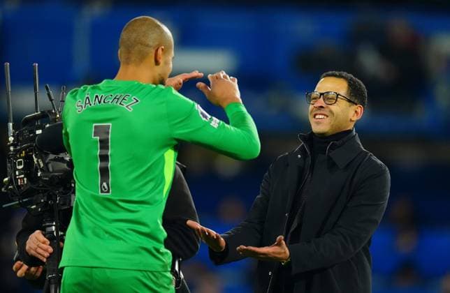 Chelsea manager Liam Rosenior celebrates with goalkeeper Robert Sanchez at full time Chelsea v West Ham United, Premier League, Football, Stamford Bridge, London, UK - 31 Jan 2026London Stamford Bridge United Kingdom EDITORIAL USE ONLY No use with unauthorised audio, video, data, fixture lists, club league logos or live services. Online in-match use limited to 120 images, no video emulation. No use in betting, games or single club league player publications. Copyright: xJavierxGarcia Shutterstockx 16496749ap