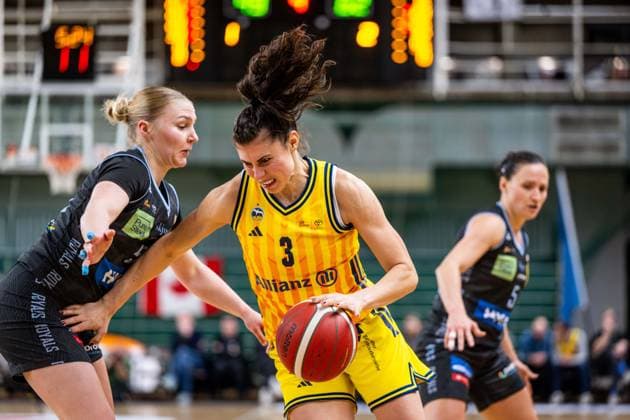 Basketball Berlin 31.01.2026 Saison 2025 2026 DBBL 1. Bundesliga Alba Berlin - Saarlouis Royals Theresa Simon (Alba, No.03) Jessika Schiffer (Saarlouis, No.55)