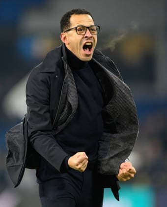 Chelsea v West Ham United - Premier League - Stamford Bridge - London. Chelsea v West Ham United - Premier League - Stamford Bridge - London. Chelsea Manager Liam Rosenior celebrates their win at the final whistle. Picture : Mark Pain LONDON England  Copyright: xMarkxPainx