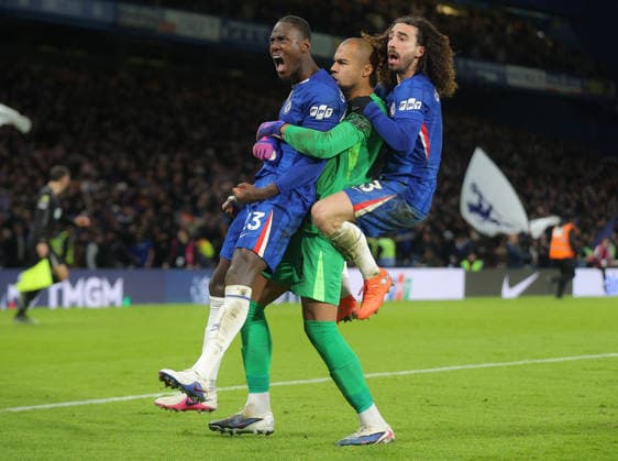 Chelsea v West Ham United, English Premier League, Stamford Bridge, London, UK - 31 01 2026 Trevoh Chalobah, Robert Sanchez snd Marc Cucurella of Chelsea celebrate the 3-2 home win against West Ham United during the Premier League game at Stamford Bridge London Stamford Bridge London GBR, UK NEWSPAPERS OUT Copyright: xMarkxGreenwoodx