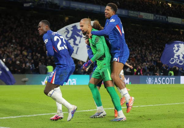 Chelsea v West Ham United, English Premier League, Stamford Bridge, London, UK - 31 01 2026 Trevoh Chalobah, Robert Sanchez snd Marc Cucurella of Chelsea celebrate the 3-2 home win against West Ham United during the Premier League game at Stamford Bridge London Stamford Bridge London GBR, UK NEWSPAPERS OUT Copyright: xMarkxGreenwoodx