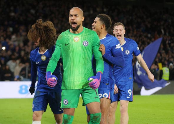Chelsea v West Ham United, English Premier League, Stamford Bridge, London, UK - 31 01 2026 Robert Sanchez of Chelsea celebrates the 3-2 home win against West Ham United during the Premier League game at Stamford Bridge London Stamford Bridge London GBR, UK NEWSPAPERS OUT Copyright: xMarkxGreenwoodx