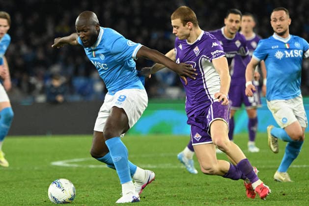 CALCIO - Serie A - SSC Napoli vs ACF Fiorentina Romero Lukako of SSC Napoli competes for the ball with Pietro Comuzzo of ACF Fiorentina during Serie A Enelive match between SSC Napoli vs ACF Fiorentina:Danilo Gemito Live Photo Naples Italy  Copyright: xIPAxSport ABACAx
