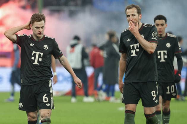 1. Bundesliga - Hamburger SV - FC Bayern München am 31.01.2026 im Volksparkstadion in Hamburg Joshua Kimmich (Muenchen 6) und Harry Kane (Muenchen 9) unzufrieden, enttäuscht, enttaeuscht, niedergeschlagen. *** 1 Bundesliga Hamburger SV FC Bayern Munich on 31 01 2026 at Volksparkstadion in Hamburg Joshua Kimmich Muenchen 6 and Harry Kane Muenchen 9 dissatisfied, disappointed, disappointed, dejected MH