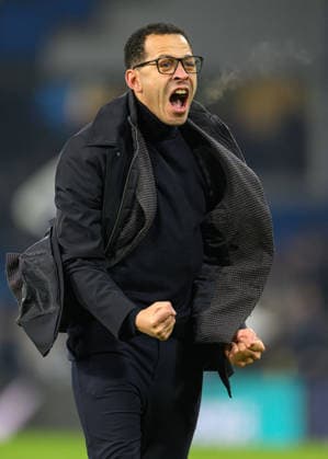 Chelsea v West Ham United - Premier League - Stamford Bridge - London. Chelsea v West Ham United - Premier League - Stamford Bridge - London. Chelsea Manager Liam Rosenior celebrates their win at the final whistle. Picture : Mark Pain LONDON England  Copyright: xMarkxPainx