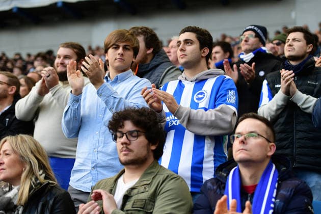 Brighton and Hove Albion v Everton, Premier League Fans stand together for a minutes silence in memory of Brighton Women s and Girls Head coach Rado Vidosic before the Premier League match between Brighton and Hove Albion and Everton at the American Express Stadium, Brighton and Hove, UK on 31 January 2026. Brighton and Hove American Express Stadium East Sussex UK Editorial use only DataCo restrictions apply See www.football-dataco.com , Copyright: xJeffxMoodx PSI-23658-0125