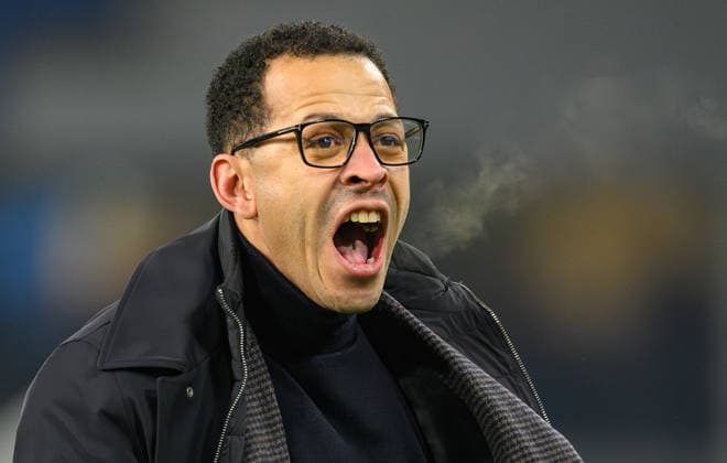 Chelsea v West Ham United - Premier League - Stamford Bridge - London. Chelsea v West Ham United - Premier League - Stamford Bridge - London. Chelsea Manager Liam Rosenior celebrates their win at the final whistle. Picture : Mark Pain LONDON England  Copyright: xMarkxPainx