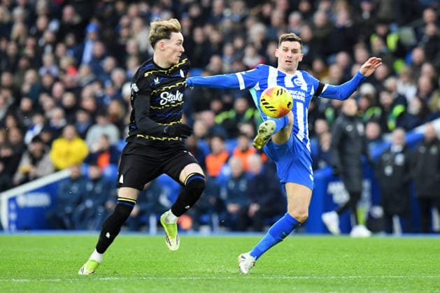 Brighton and Hove Albion v Everton, Premier League James Garner Midfielder of Everton FC and Pascal Gross Midfielder of Brighton and Hove Albion in action during the Premier League match between Brighton and Hove Albion and Everton at the American Express Stadium, Brighton and Hove, UK on 31 January 2026. Brighton and Hove American Express Stadium East Sussex UK Editorial use only DataCo restrictions apply See www.football-dataco.com , Copyright: xJeffxMoodx PSI-23658-0134