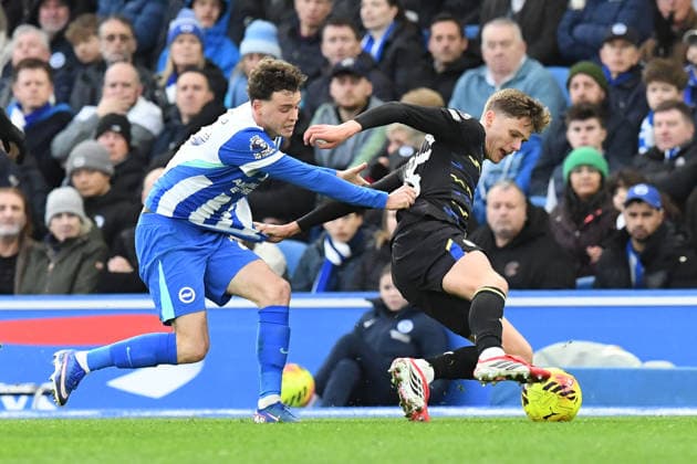 Brighton and Hove Albion v Everton, Premier League Maxim De Cuyper Defender of Brighton and Hove Albion and Harrison Armstrong Midfielder of Everton FC in action during the Premier League match between Brighton and Hove Albion and Everton at the American Express Stadium, Brighton and Hove, UK on 31 January 2026. Brighton and Hove American Express Stadium East Sussex UK Editorial use only DataCo restrictions apply See www.football-dataco.com , Copyright: xJeffxMoodx PSI-23658-0138