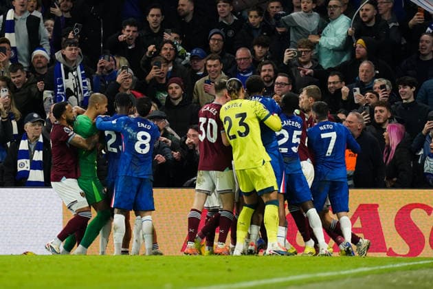 Chelsea v West Ham United, Premier League The West Ham and Chelsea players having an altercation during the Chelsea v West Ham United Premier League match at Stamford Bridge, London, England on 31 January 2026 Credit: Dylan Hepworth Every Second Media Editorial use only. All images are copyright Every Second Media Limited. No images may be reproduced without prior permission. All rights reserved. Premier League and Football League images are subject to licensing agreements with Football DataCo Limited. see https: www.football-dataco.com Copyright: xIMAGO EveryxSecondxMediax ESM-1782-0093 DylanxHepworthx xEveryxSecondxMediax