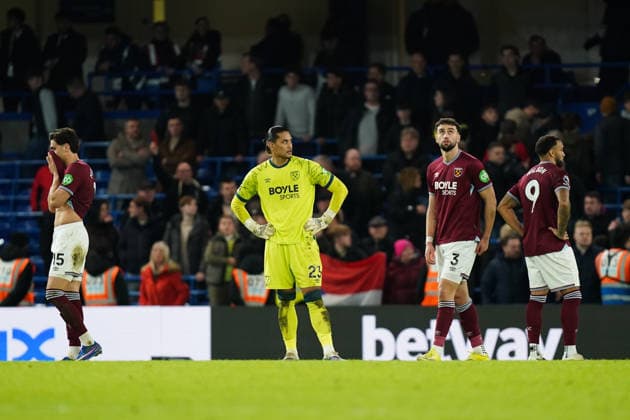 Chelsea v West Ham United, Premier League Konstantinos Mavropanos of West Ham United, Alphonse Areola of West Ham United, Max Kilman of West Ham United and Callum Wilson of West Ham United look dejected after the Chelsea v West Ham United Premier League match at Stamford Bridge, London, England on 31 January 2026 Credit: Dylan Hepworth Every Second Media Editorial use only. All images are copyright Every Second Media Limited. No images may be reproduced without prior permission. All rights reserved. Premier League and Football League images are subject to licensing agreements with Football DataCo Limited. see https: www.football-dataco.com Copyright: xIMAGO EveryxSecondxMediax ESM-1782-0100 DylanxHepworthx xEveryxSecondxMediax