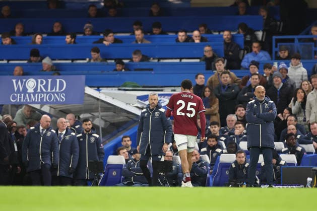 31st January 2026; Stamford Bridge, Chelsea, London, England: Premier League Football, Chelsea versus West Ham United; VAR review after players from both team shoving each other leads to a red car for Jean-Clair Todibo of West Ham United for violent conduct for grabbing Joan Pedro of Chelsea around the neck  KatiexChan Content restricted for UK based newspaper
