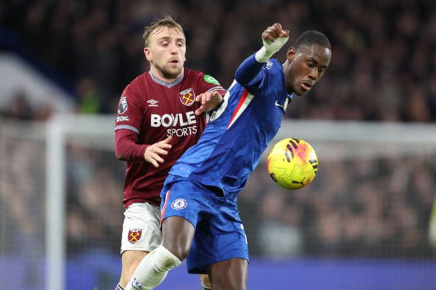 Chelsea v West Ham 28th January 2026, London - Premier League Football - Chelsea v West Ham United - Jarrod Bowen of West Ham United and Trevoh Chalobah of Chelsea - Photo: Charlotte Wilson Offside. London UK Copyright: xCharlottexWilsonx xOffsidexOffside