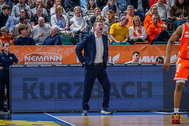 1. Basketball Bundesliga, easyCredit BBL, Saison 2025 2026, Herren, Hauptrunde, 18. Spieltag, 31.01.2026, RASTA Vechta - Frankfurt Skyliners Klaus Perwas (Head Coach - Frankfurt Skyliners) während der Partie Vechta RASTA Dome Niedersachsen Deutschland
