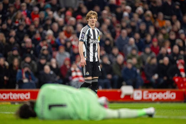 Football - FA Premier League - Liverpool FC v Newcastle United FC LIVERPOOL, ENGLAND - Saturday, January 31, 2026: Newcastle United s Anthony Gordon reacts receiving a yellow card for a foul on Liverpool s goalkeeper Alisson Becker during the FA Premier League match between Liverpool FC and Newcastle United FC at Anfield. (Photo by David Rawcliffe Propaganda) LIVERPOOL Anfield MERSEYSIDE ENGLAND  Copyright: xDavidxRawcliffex P2026-01-31-Liverpool_Newcastle-30