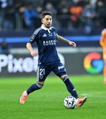 Paris FC vs Marseille : French Ligue 1 PARIS, FRANCE - JANUARY 31: Maxime Lopez of Paris FC in action during the French Ligue 1 (L1) soccer match between Paris FC and Olympique de Marseille at Stade Jean Bouin in Paris, France on January 31, 2026. Mustafa Yalcin Anadolu Paris France. Editorial use only. Please get in touch for any other usage.  Copyright: x2026xAnadoluxMustafaxYalcinx