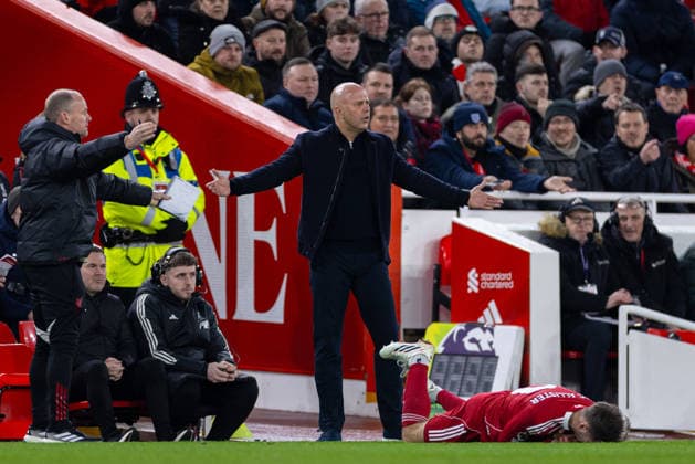Football - FA Premier League - Liverpool FC v Newcastle United FC LIVERPOOL, ENGLAND - Saturday, January 31, 2026: Liverpool s head coach Arne Slot reacts to a foul on Alexis Mac Allister during the FA Premier League match between Liverpool FC and Newcastle United FC at Anfield. (Photo by David Rawcliffe Propaganda) LIVERPOOL Anfield MERSEYSIDE ENGLAND  Copyright: xDavidxRawcliffex P2026-01-31-Liverpool_Newcastle-38