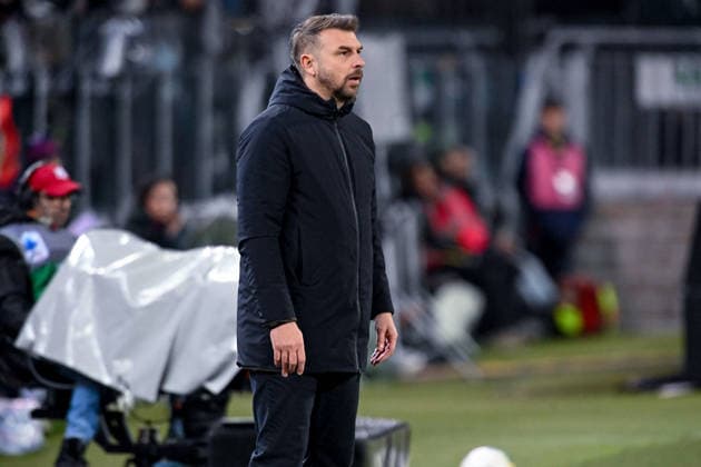 Hellas Verona s coach Paolo Zanetti during the Serie A soccer match between Cagliari Calcio and Hellas Verona at the Unipol Domus in Cagliari, Sardinia - Saturday, 31st January 2026. - Soccer  Copyright: xGianlucaxZuddas LaPressex