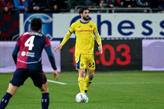 Hellas Verona s Roberto Gagliardini in action during the Serie A soccer match between Cagliari Calcio and Hellas Verona at the Unipol Domus in Cagliari, Sardinia - Saturday, 31st January 2026. - Soccer  Copyright: xGianlucaxZuddas LaPressex