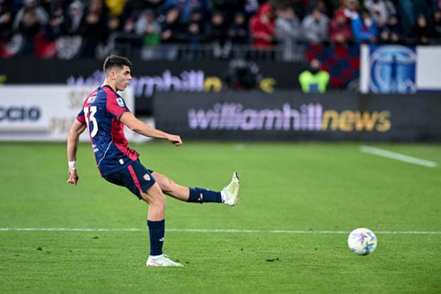 Cagliari s Adam Obert in action during the Serie A soccer match between Cagliari Calcio and Hellas Verona at the Unipol Domus in Cagliari, Sardinia - Saturday, 31st January 2026. - Soccer  Copyright: xGianlucaxZuddas LaPressex