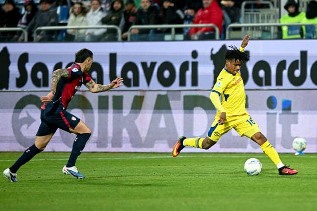Hellas Verona s Gift Orban in action during the Serie A soccer match between Cagliari Calcio and Hellas Verona at the Unipol Domus in Cagliari, Sardinia - Saturday, 31st January 2026. - Soccer  Copyright: xGianlucaxZuddas LaPressex